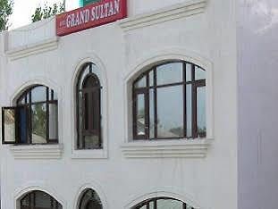 Hotel Grand Sultan Srīnagar Exterior foto